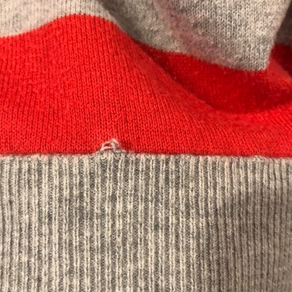 3/4 sleeve red stripe American Eagle sweater. sz M - Picture 5 of 8